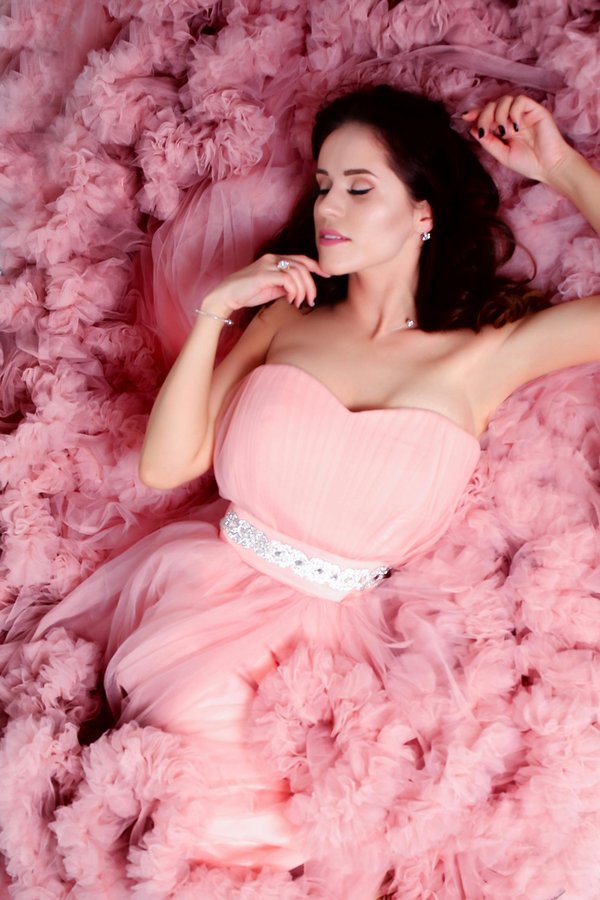 Découvrez les élégantes robes roses pour chaque occasion